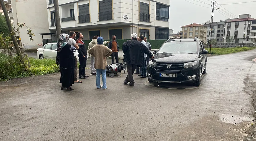 Otomobille çarpışan motosiklet sürücüsü yaralandı