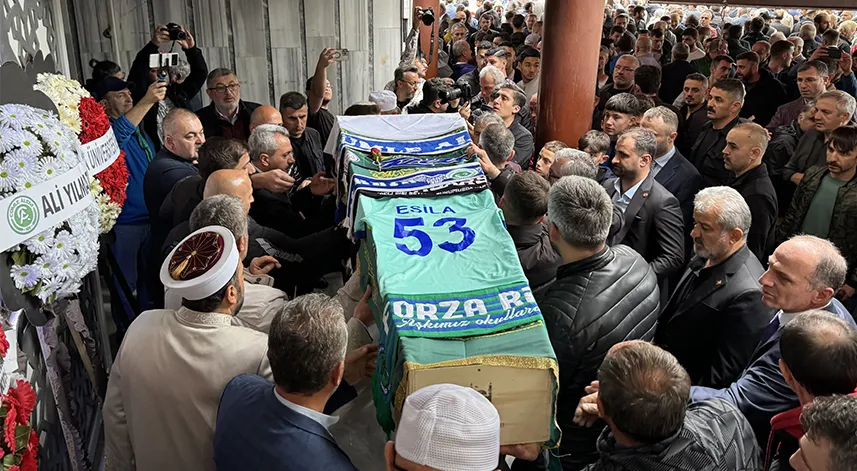 Esila gözyaşlarıyla toprağa verildi