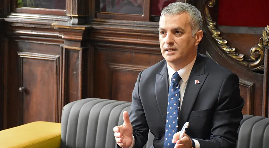 Yomra Belediye Başkanı istifa etti