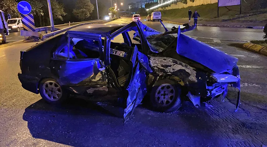 İki otomobilin çarpıştığı kazada 5 kişi yaralandı