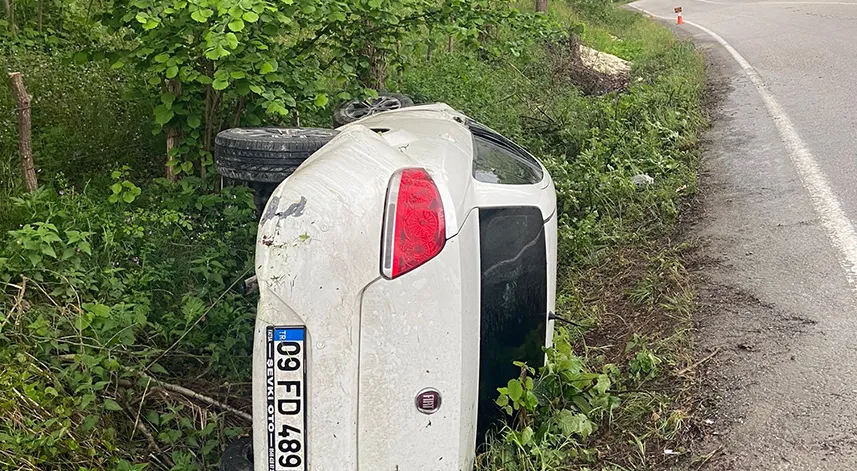 Otomobilin devrildiği kazada 3 kişi yaralandı