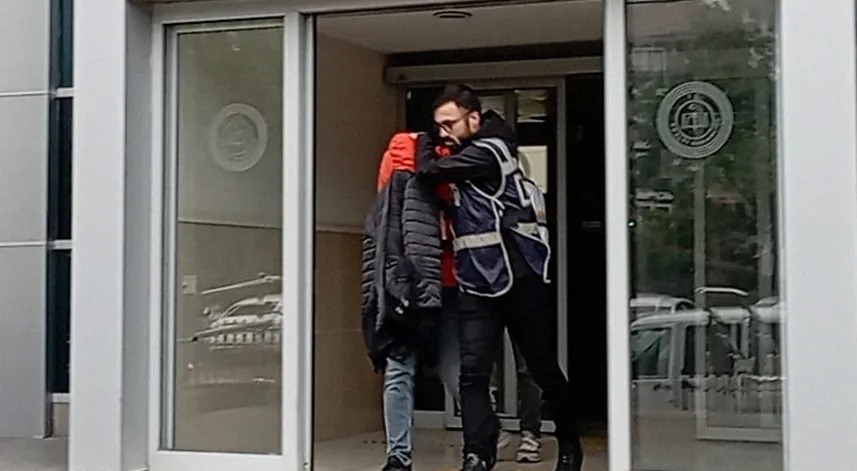 Eski kız arkadaşının sevgilisinin aracına bomba süslü düzenek kurdu