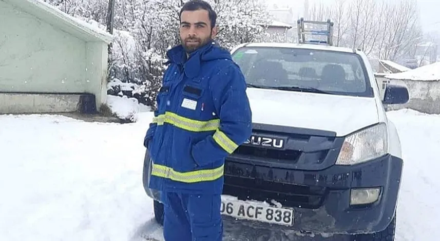 Elektrik direğinden düşen işçi hayatını kaybetti