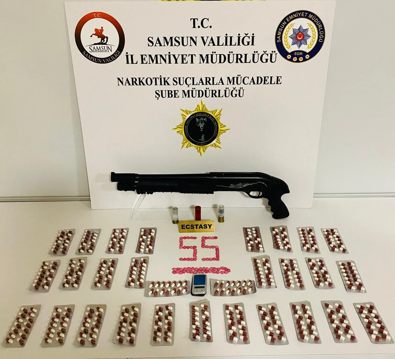 Samsun'da uyuşturucu operasyonu: 3 gözaltı  