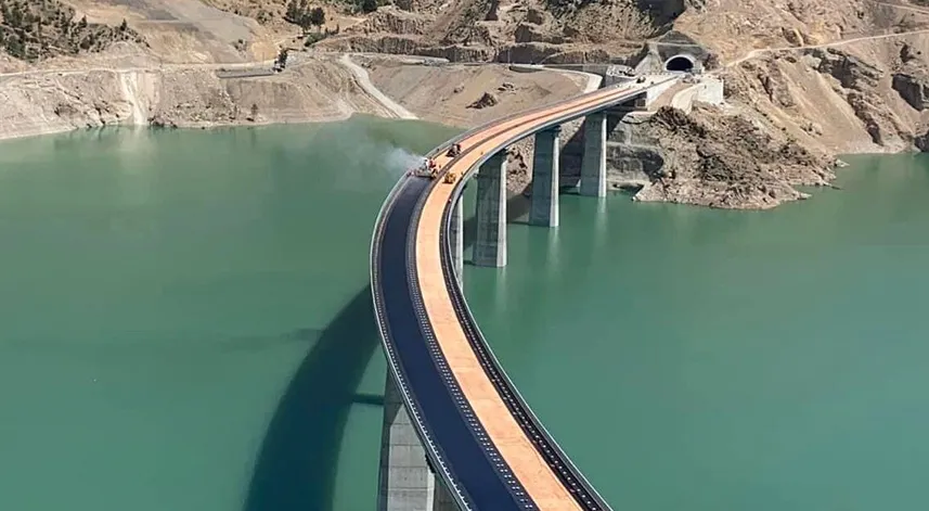 685 metrelik viyadüğün haziranda açılması planlanıyor