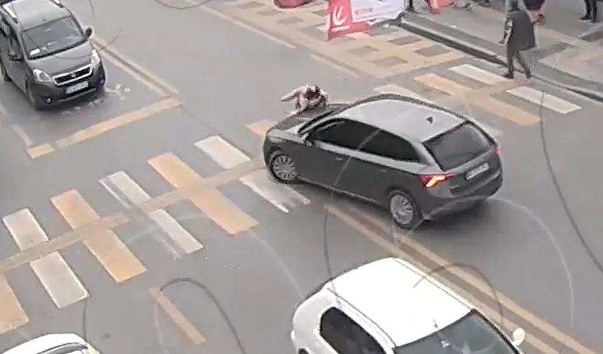 Yaya geçidinde küçük kız çocuğuna çarptı