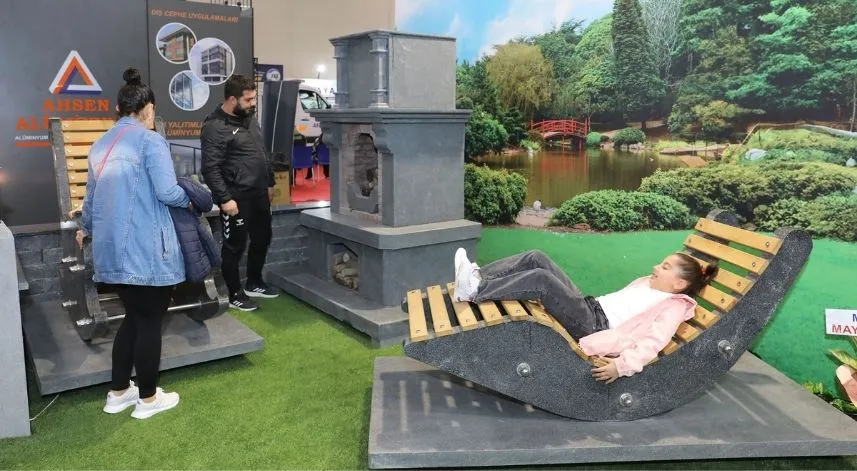 Samsun Büyükşehir Belediyesi İnşaat Fuarı'nda granitten ürettiği ürünlerini sergiliyor