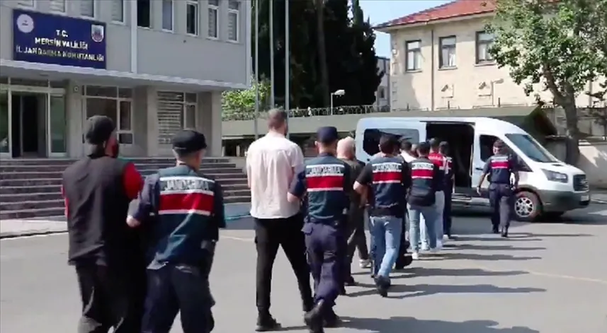 Bozdoğan-35 operasyonunda 30 şüpheli yakalandı