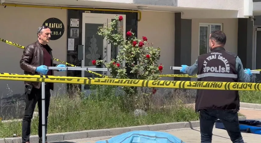 3. kattan düşen şahıs hayatını kaybetti