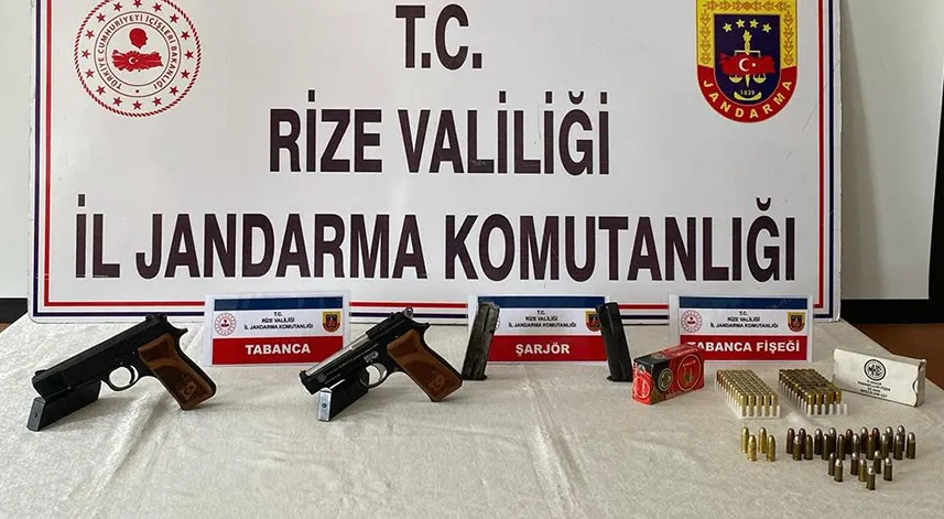 Rize'de ruhsatsız tabancalara el konuldu