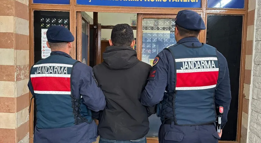 Uyuşturucu suçundan 15 yıl hapis cezası bulunan firari yakalandı