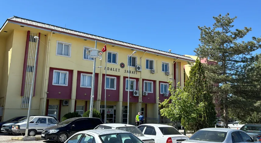 Eşini öldüren polis memurunun yargılanmasına devam edildi