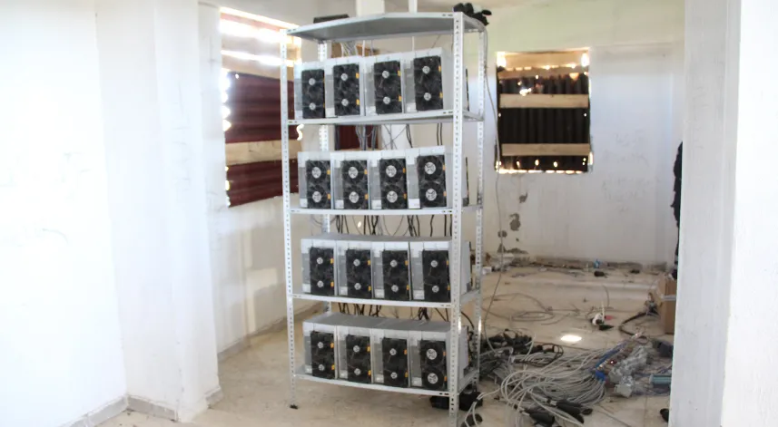 Kaçak teçhizat ve elektrikle bitcoin madenciliği yapan kişi yakalandı