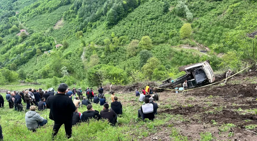 İş makinesinin devrildiği kazada sürücü hayatını kaybetti