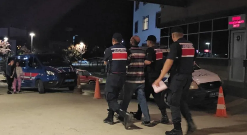 Eşi ile kendi ağabeyini kürekle darbeden kişi yakalandı