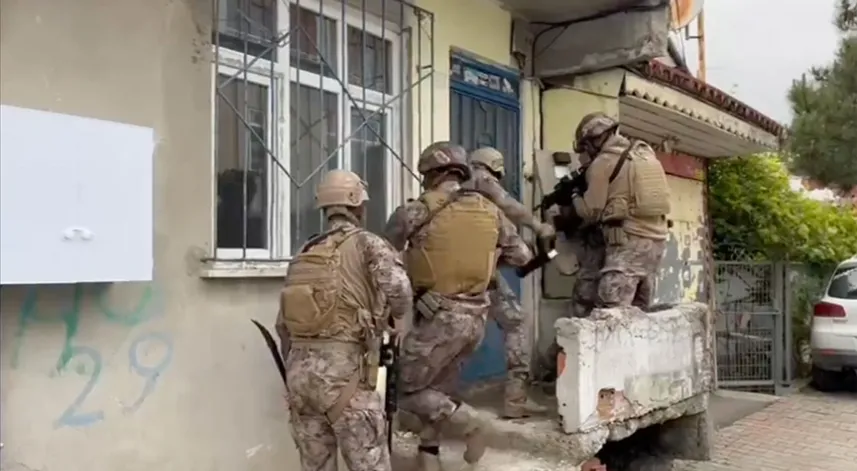 'Mahzen-42' ve 'Mahzen-43' operasyonlarında 60 şüpheli yakalandı