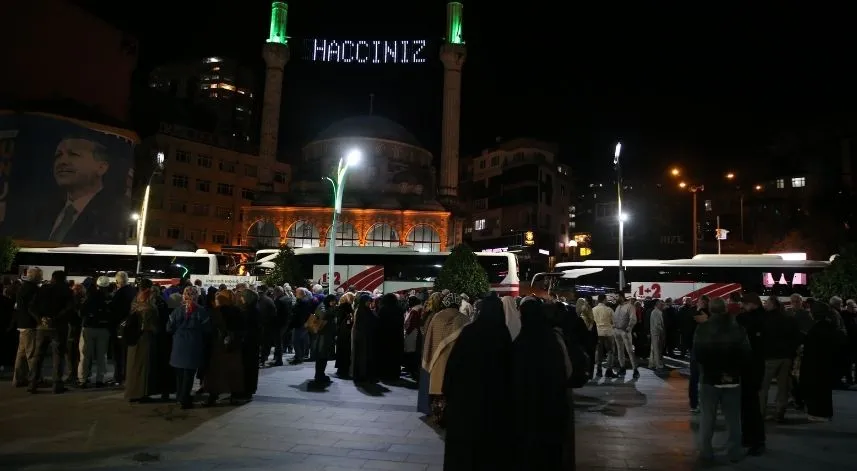 Rize'de hacı adayları için uğurlama merasimi düzenlendi