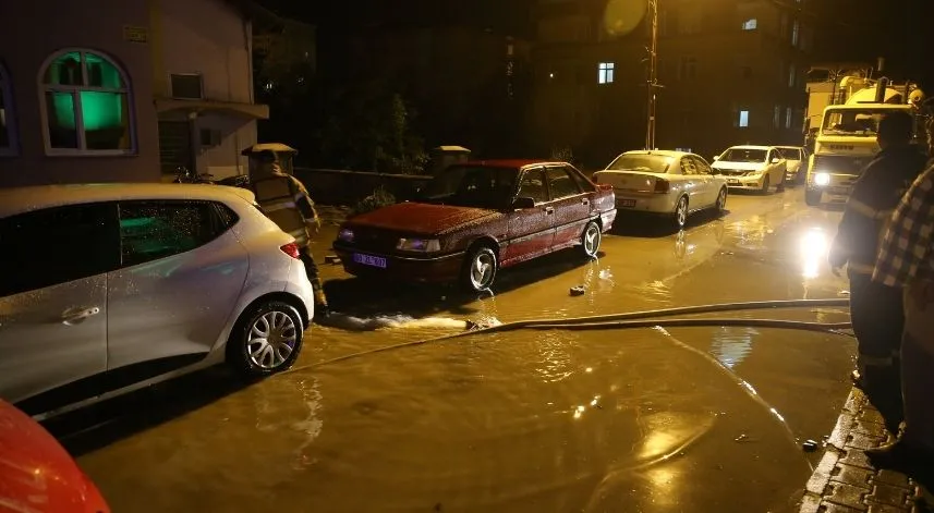 Tokat'ta sağanak nedeniyle binaların giriş ve bodrum katlarını su bastı