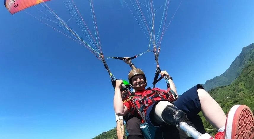 Engelli bireyler Artvin rüzgarında özgürlüğe kanat açtı