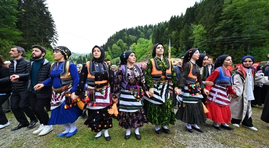 Doğu Karadeniz'de yayla şenlikleri başladı