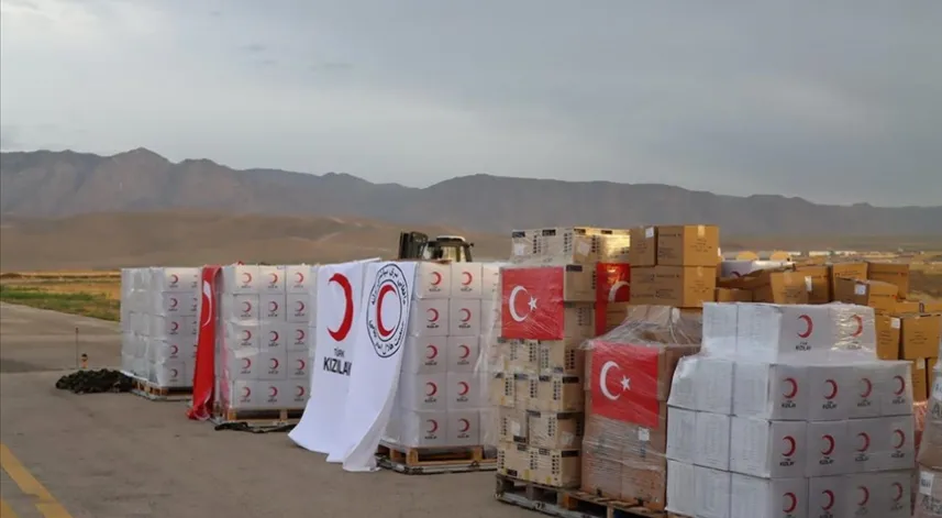 Türkiye, Afganistan'daki selzedelere 24 tonluk insani yardım gönderdi