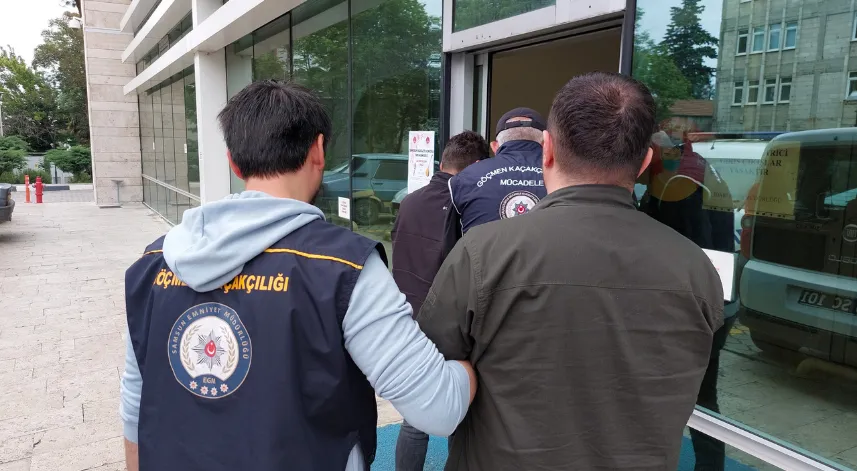 Rize’de yola çıkan kaçak göçmenler yakalandı