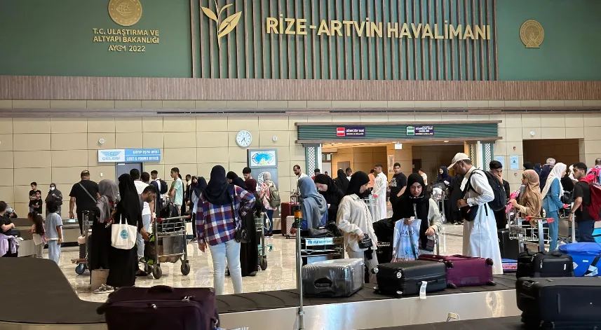 Bu yılın ilk dış hat ticari uçağı Rize-Artvin Havalimanına indi!