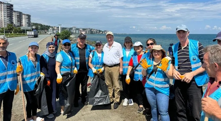 Pazar'da sahil temizliği yapıldı