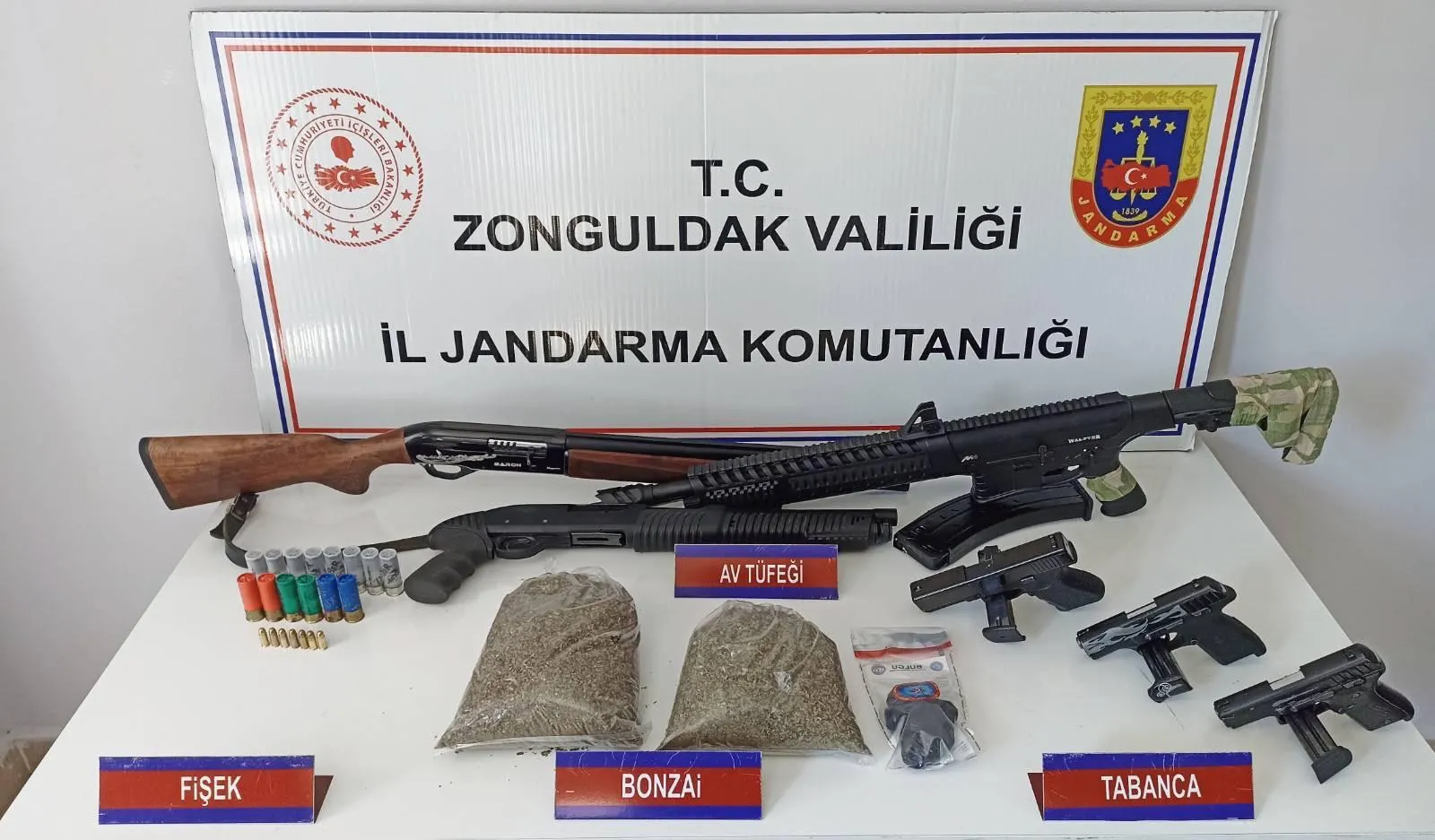 Uyuşturucu operasyonlarında yakalanan 3 zanlı tutuklandı