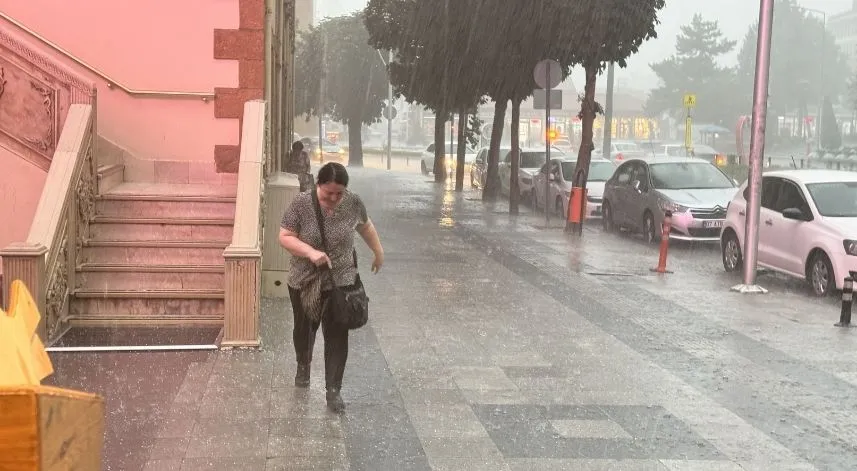 Çorum'da sağanak ve dolu etkili oldu