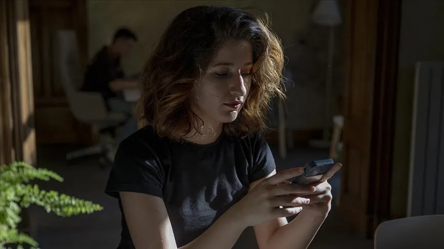 'Hareketsiz sosyalleşme' omurga sağlığını etkileyebilir