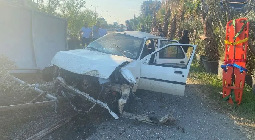 Devrilen otomobilin sürücüsü hayatını kaybetti