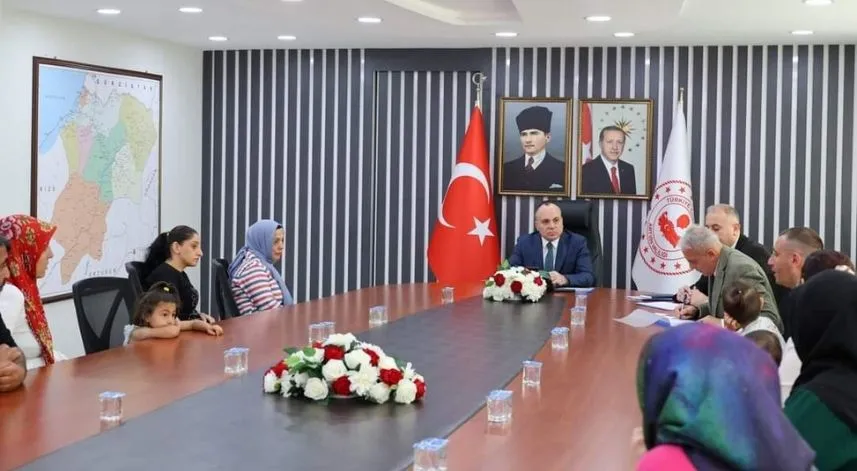 Artvin Valisi Ünsal, vatandaşların sorun ve taleplerini dinledi