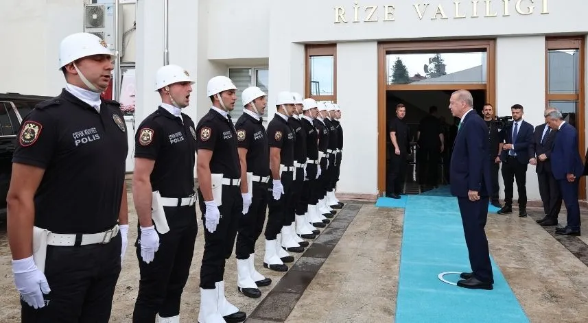 Cumhurbaşkanı Erdoğan Rize Valiliğini ziyaret etti