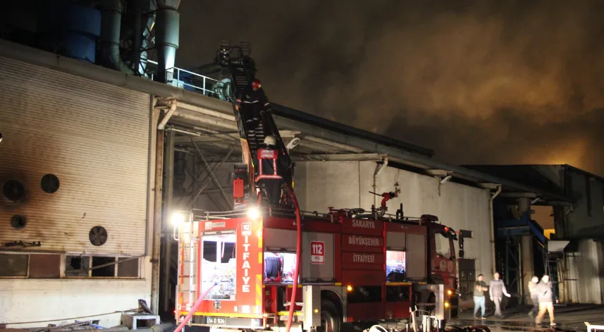 Geri dönüşüm tesisinde yangın
