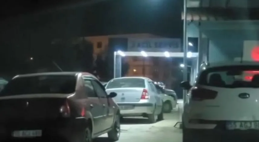 Yaklaşık 100 işçi gıda zehirlenmesi şüphesiyle hastaneye başvurdu