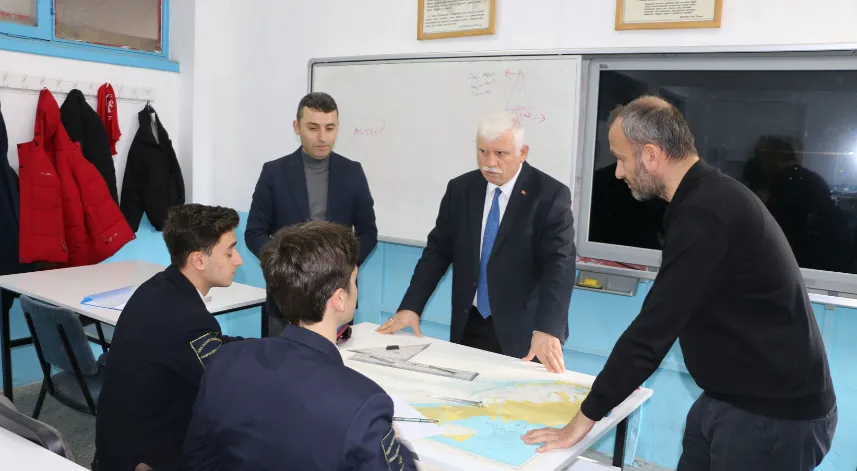 Of İlçe Eğitim Müdürü Kabahasanoğlu'ndan okul ziyareti