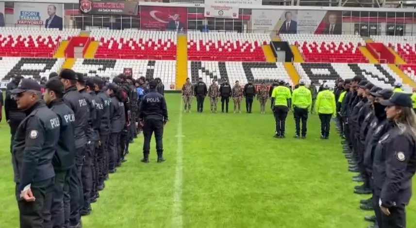 47 şehit için Erzincan emniyetinden duygu dolu paylaşım