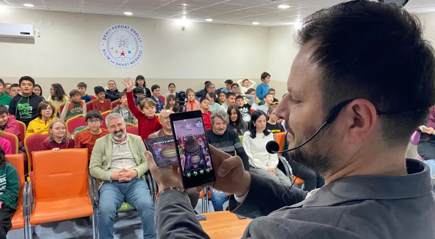  Öğrenciler metaverse ve artırılmış gerçeklikle bilime yolculuk yaptı