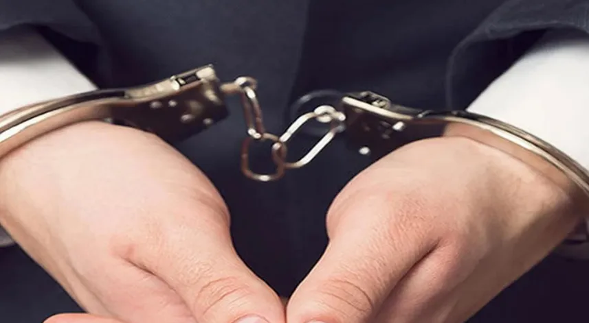  Komşusunu boynundan bıçaklayan zanlı tutuklandı