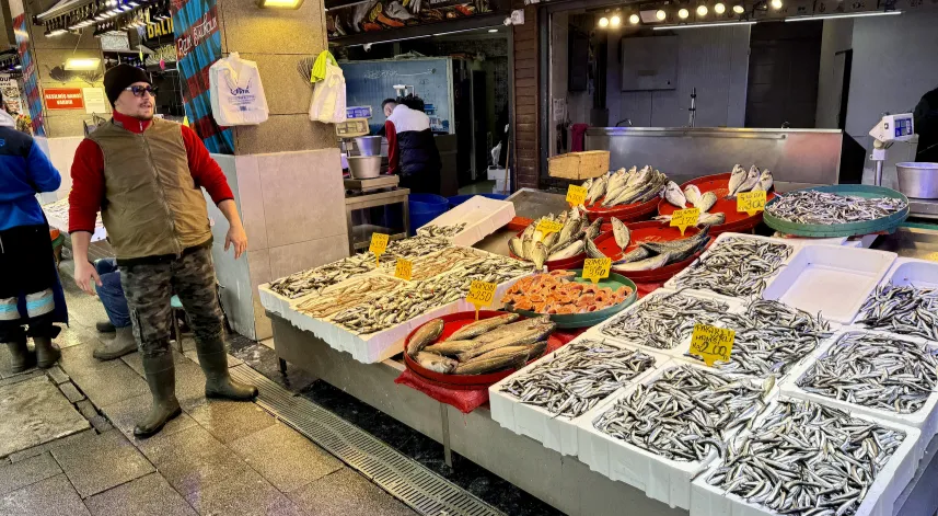 Trabzon'da mezgit ve istavritin kilogramı 150 liradan satılıyor