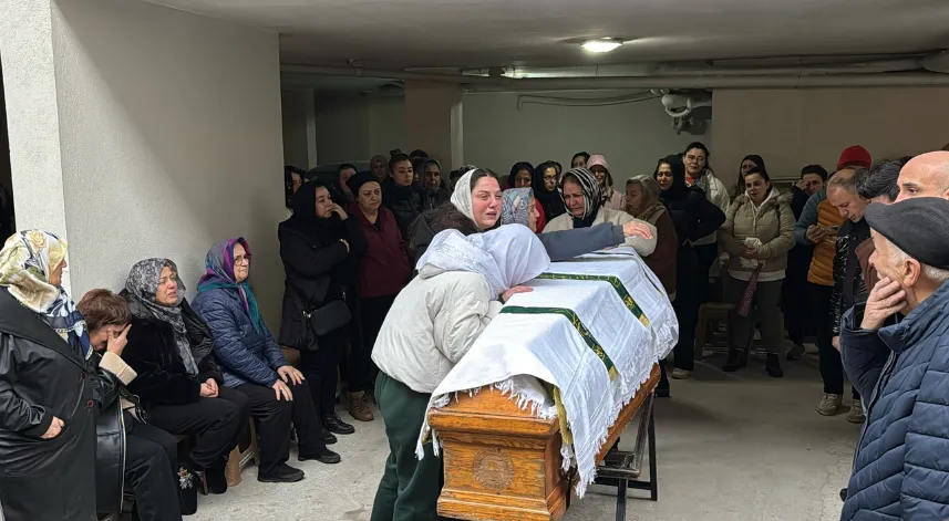 Kartalkaya'daki otel yangınında vefat eden Şevval Şahin Bartın'da son yolculuğuna uğurlandı