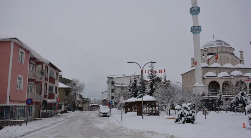 Başçiftlik Kayak Merkezi'nde kar kalınlığı 20 santimetreye ulaştı