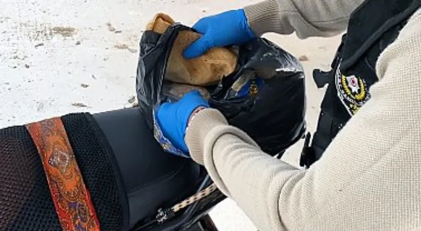 Pide Ekmeğinin Altına Gizlenmiş Uyuşturucu Hap Ele Geçirildi