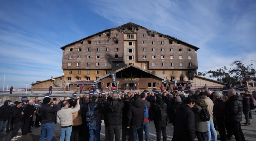 Kartalkaya'daki otel yangınında hayatını kaybedenler anıldı