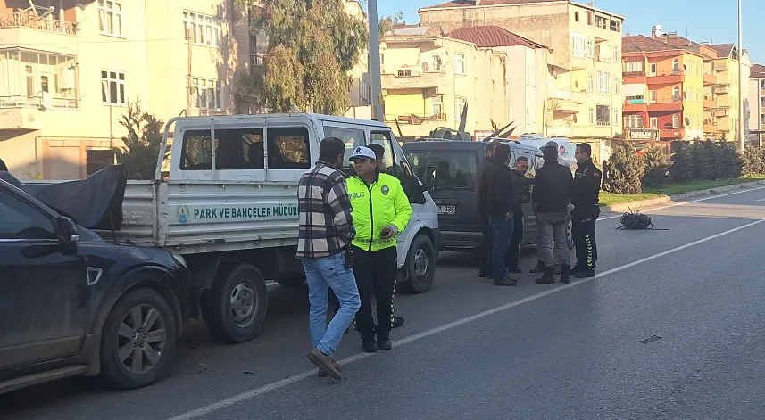 Samsun'da üç aracın karıştığı kazada 1 kişi yaralandı