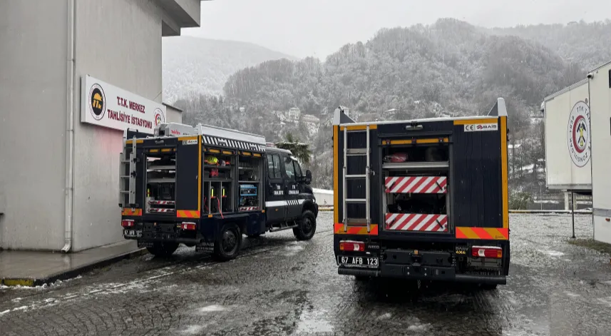 Madencilere afetlerde ve maden kazalarında kullanmak üzere özel tasarımlı araçlar teslim edildi