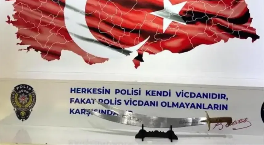 Erzurum'da kılıç ile gezen kişiler hakkında adli işlem yapıldı