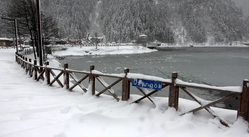 Uzungöl'de kar güzelliği