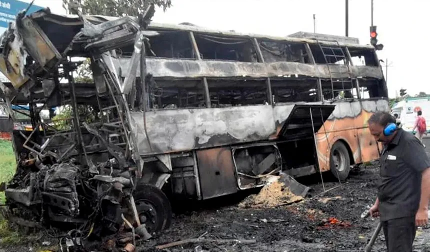 Meksika’da kamyon ile yolcu otobüsü çarpıştı: 41 ölü